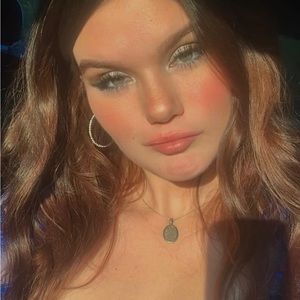 Meet your Posher, Isabella